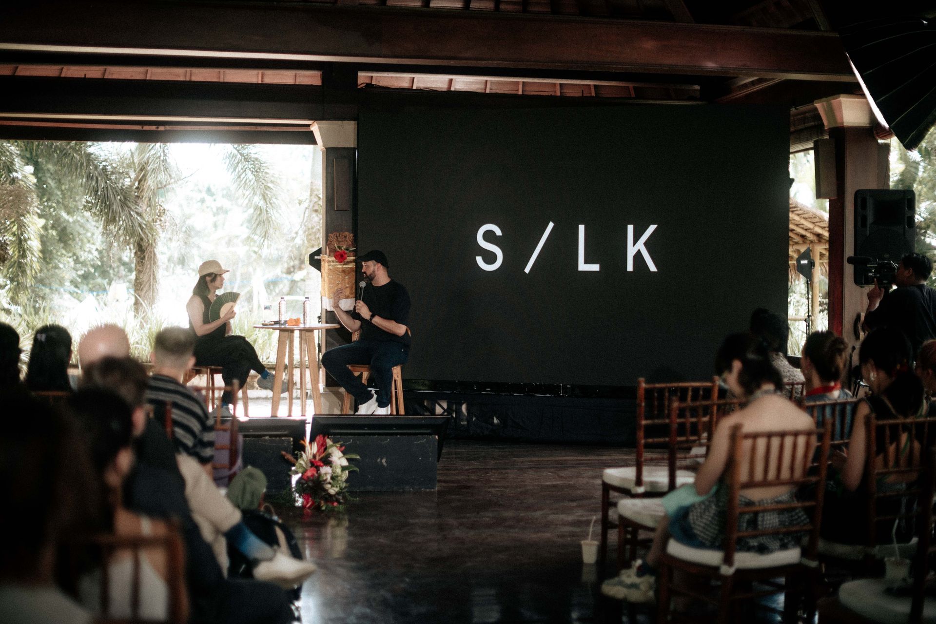 Justin Gilanyi Silk Art House Niceaunties AI art